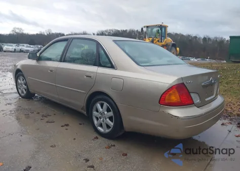 2000 Toyota Avalon Xls z USA, uszkodzony, nr VIN 4T1BF28B8YU100680